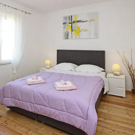 Plese Gasthuis Baška