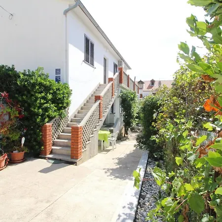Pleše Penzion Baška